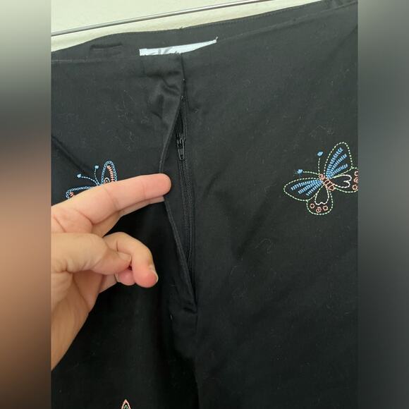 Embroidered Butterfly Pants Black Cropped  Novelty Print Women's Size 18 - Picture 2 of 9